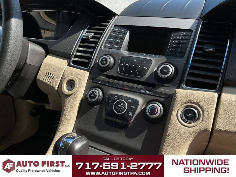 2013 Ford Taurus SE