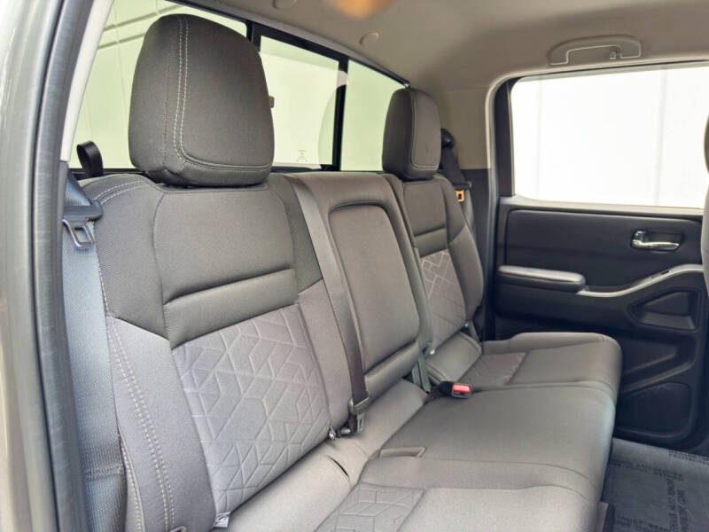 2025 Nissan Frontier SV
