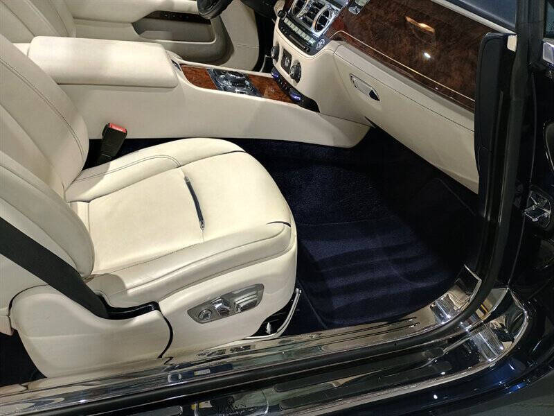 2016 Rolls-Royce Dawn 74