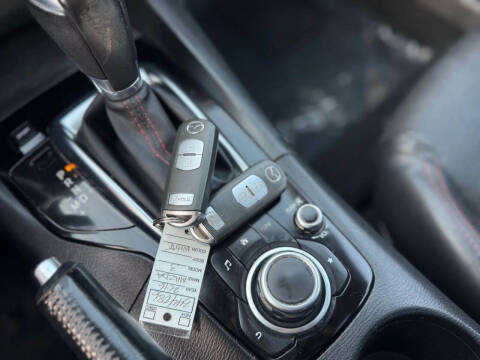 2016 Mazda MAZDA3 s Grand Touring