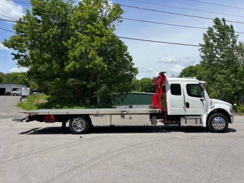 2023 Freightliner M2 106