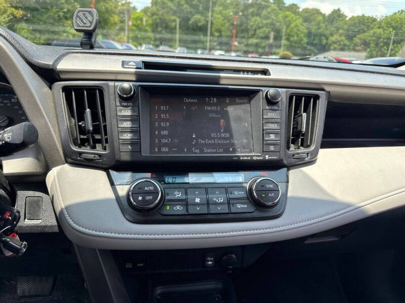 2017 Toyota RAV4 XLE
