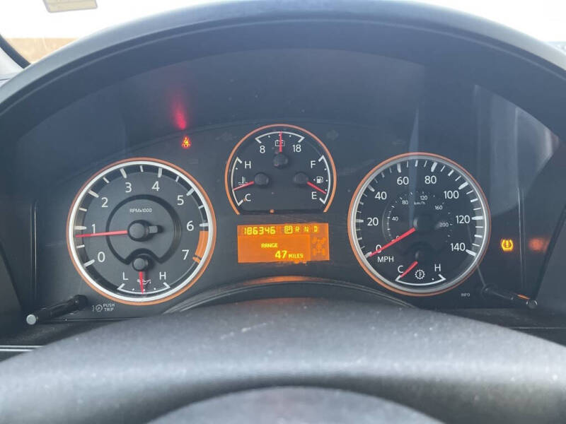 2012 Nissan Titan SV