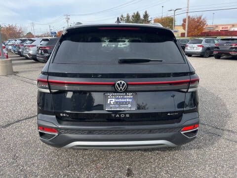 2025 Volkswagen Taos SEL 4Motion