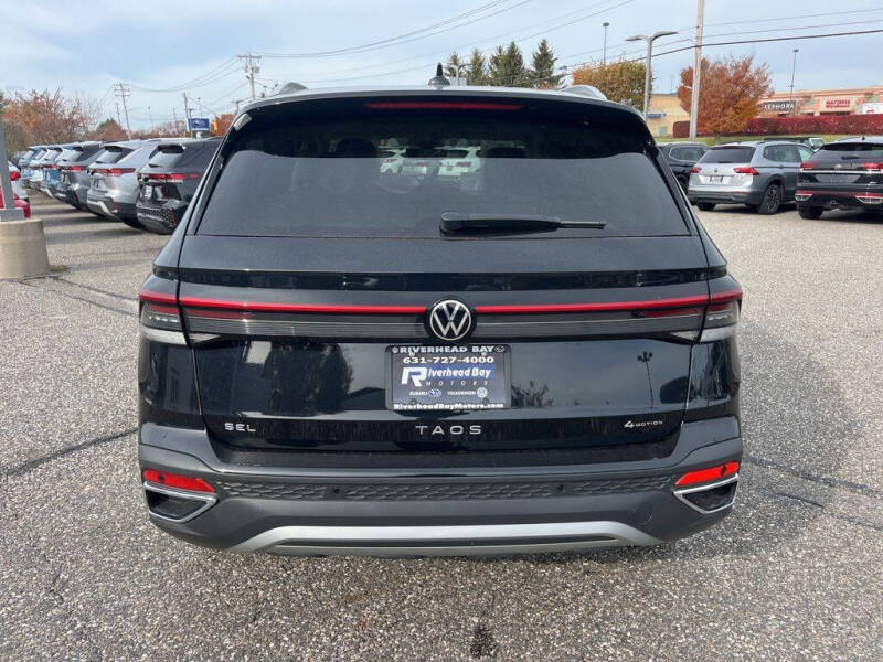 2025 Volkswagen Taos SEL 4Motion