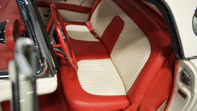 1956 Ford Thunderbird