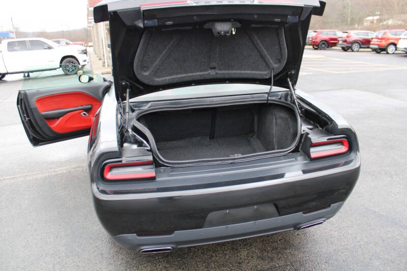 2015 Dodge Challenger SXT Plus