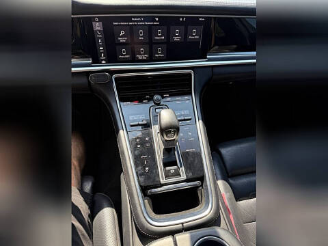 2017 Porsche Panamera 4