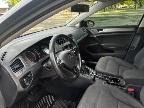 2017 Volkswagen Golf TSI S