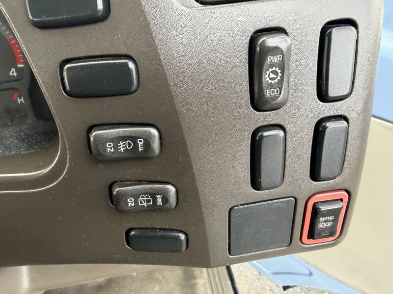 2000 Mitsubishi Rosa