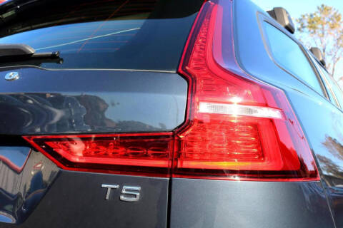 2020 Volvo V60 T5 Momentum