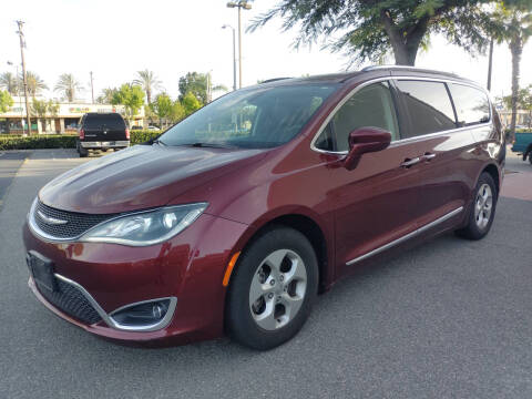 2017 Chrysler Pacifica Touring-L Plus