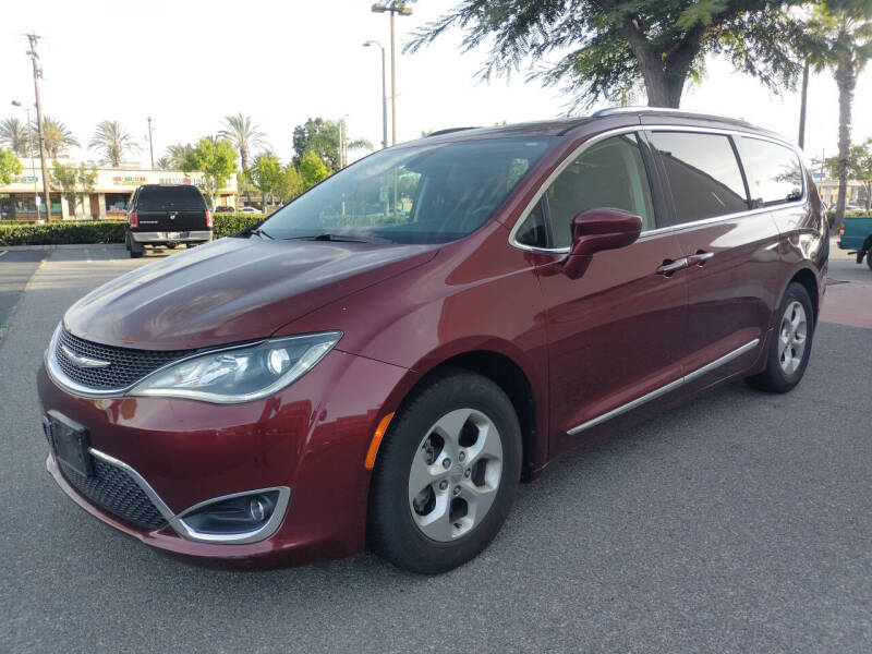 2017 Chrysler Pacifica Touring-L Plus