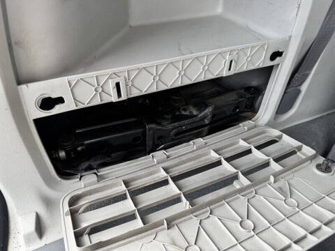 2012 Volkswagen Routan