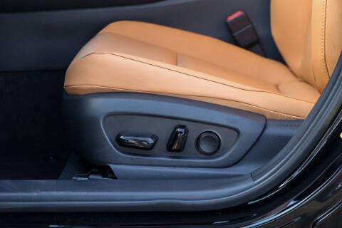 2025 Lexus UX 300h Premium