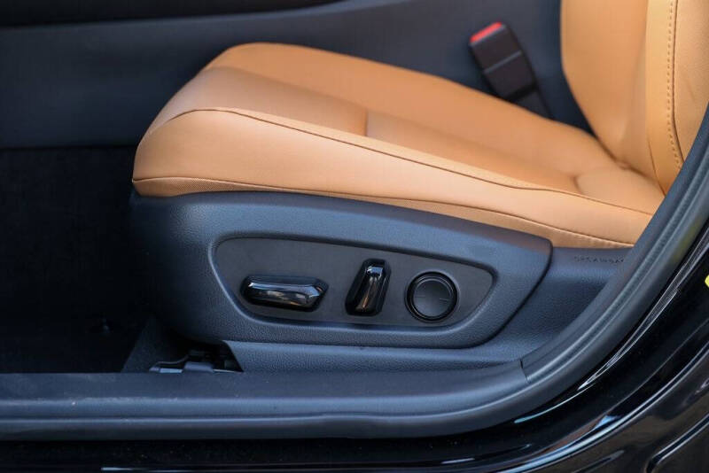 2025 Lexus UX 300h Premium