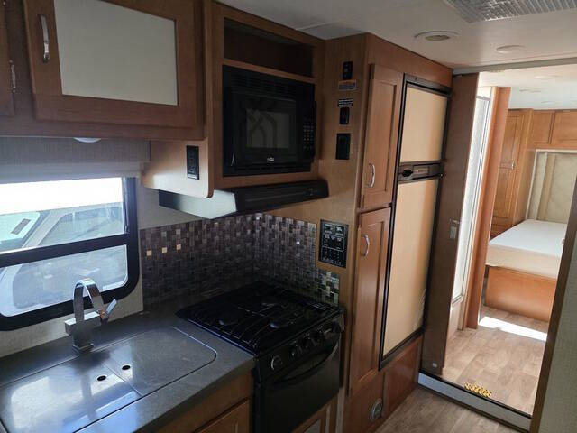 2017 Ford E-Series E-450 SD