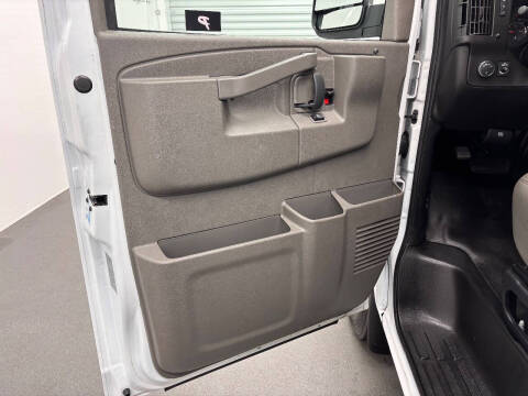 2023 Chevrolet Express 3500