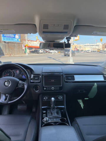 2016 Volkswagen Touareg VR6 Sport