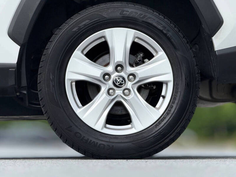2020 Toyota RAV4 XLE