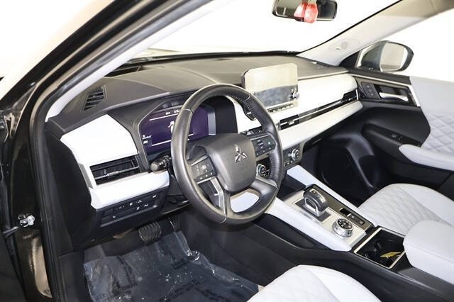 2024 Mitsubishi Outlander PHEV SEL Platinum Edition