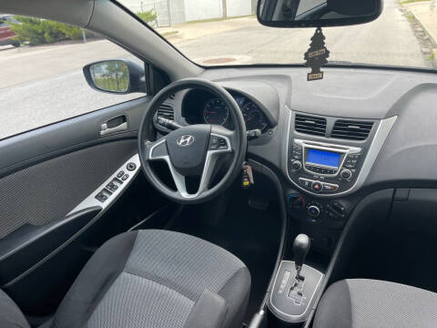 2012 Hyundai Accent GS