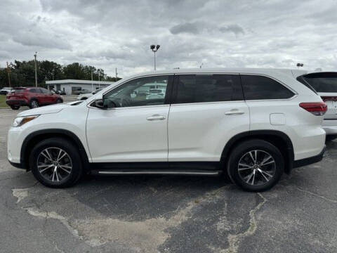 2019 Toyota Highlander for sale at Quality Toyota in Independence KS