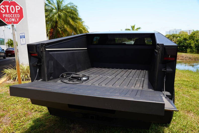 2024 Tesla Cybertruck