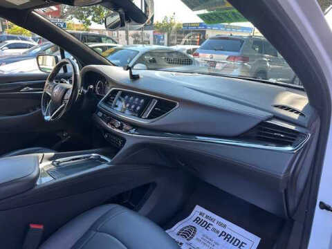 2023 Buick Enclave Essence