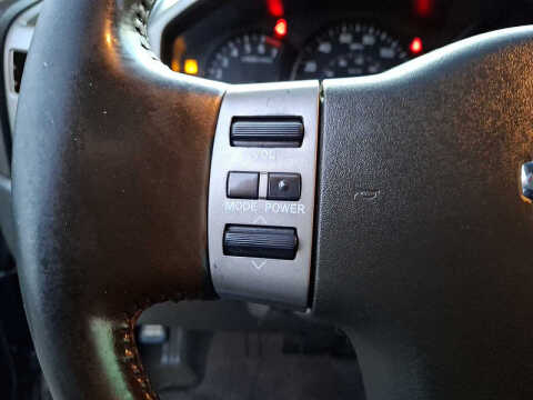 2004 Nissan Titan SE