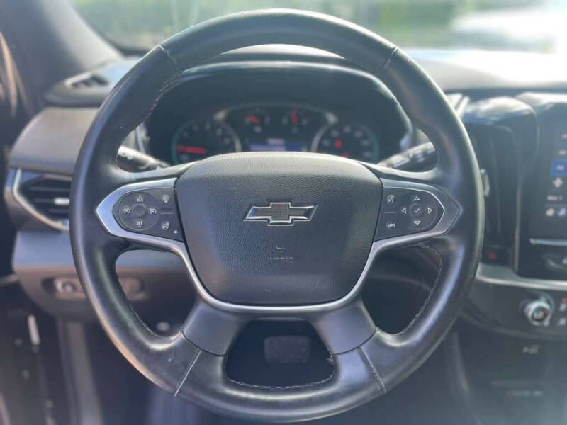 2023 Chevrolet Traverse LT Leather