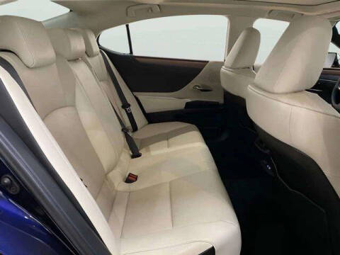 2025 Lexus ES 350