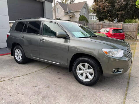 2010 Toyota Highlander for sale at Tom's Auto Sales in Milwaukee WI