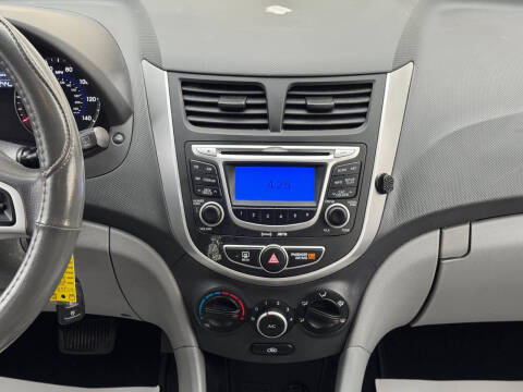 2012 Hyundai Accent GS