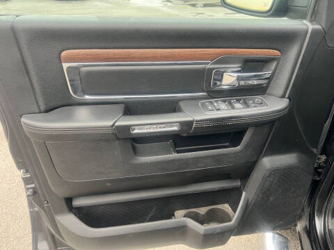 2017 RAM 1500 Laramie