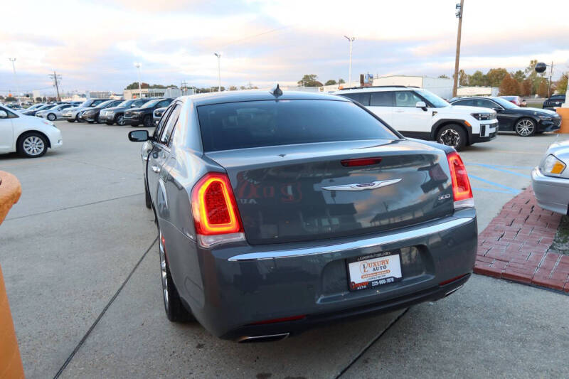 2019 Chrysler 300 Limited