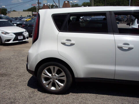 2016 Kia Soul +