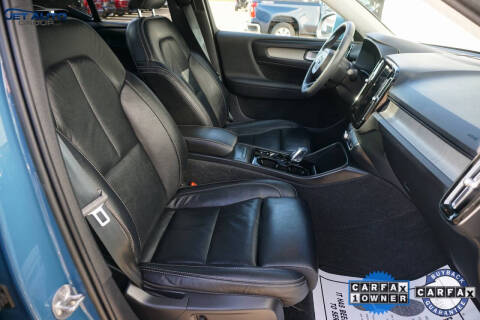 2023 Volvo XC40 B5 Ultimate Bright Theme