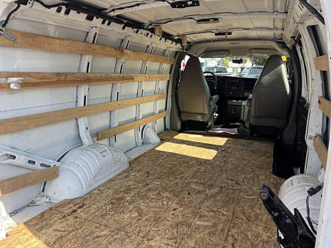 2016 GMC Savana 2500