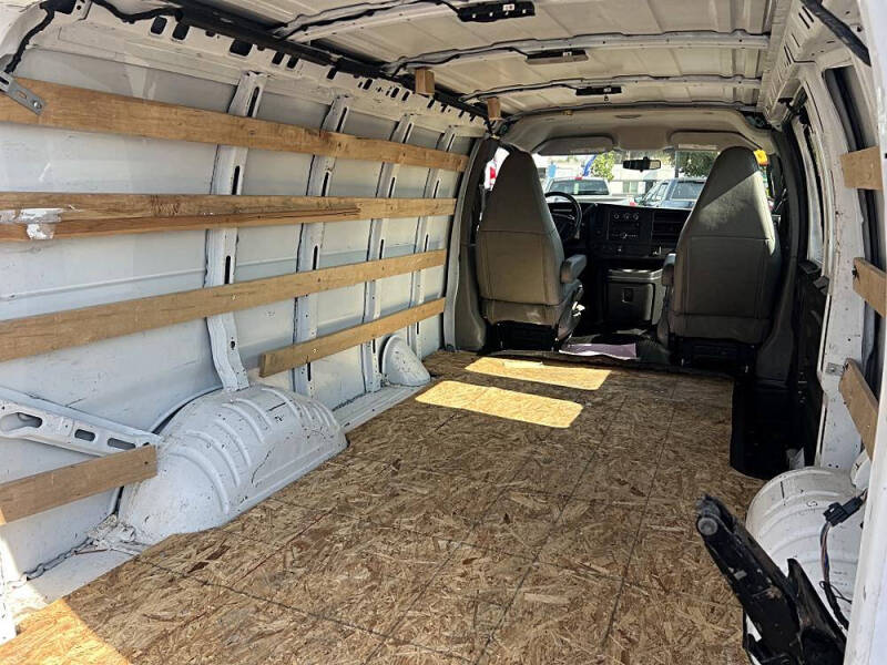 2016 GMC Savana 2500