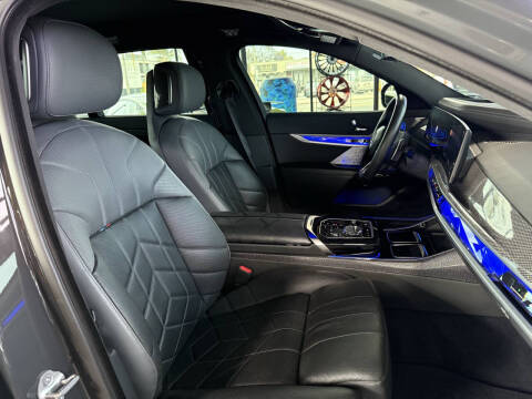 2023 BMW 7 Series 760i xDrive