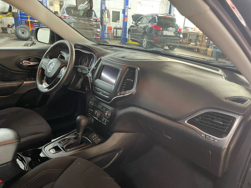 2019 Jeep Cherokee Latitude