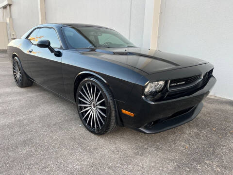 2014 Dodge Challenger for sale at NATIONWIDE ENTERPRISE in Houston TX