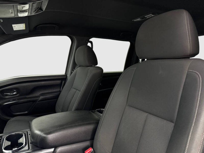 2018 Nissan Titan SV