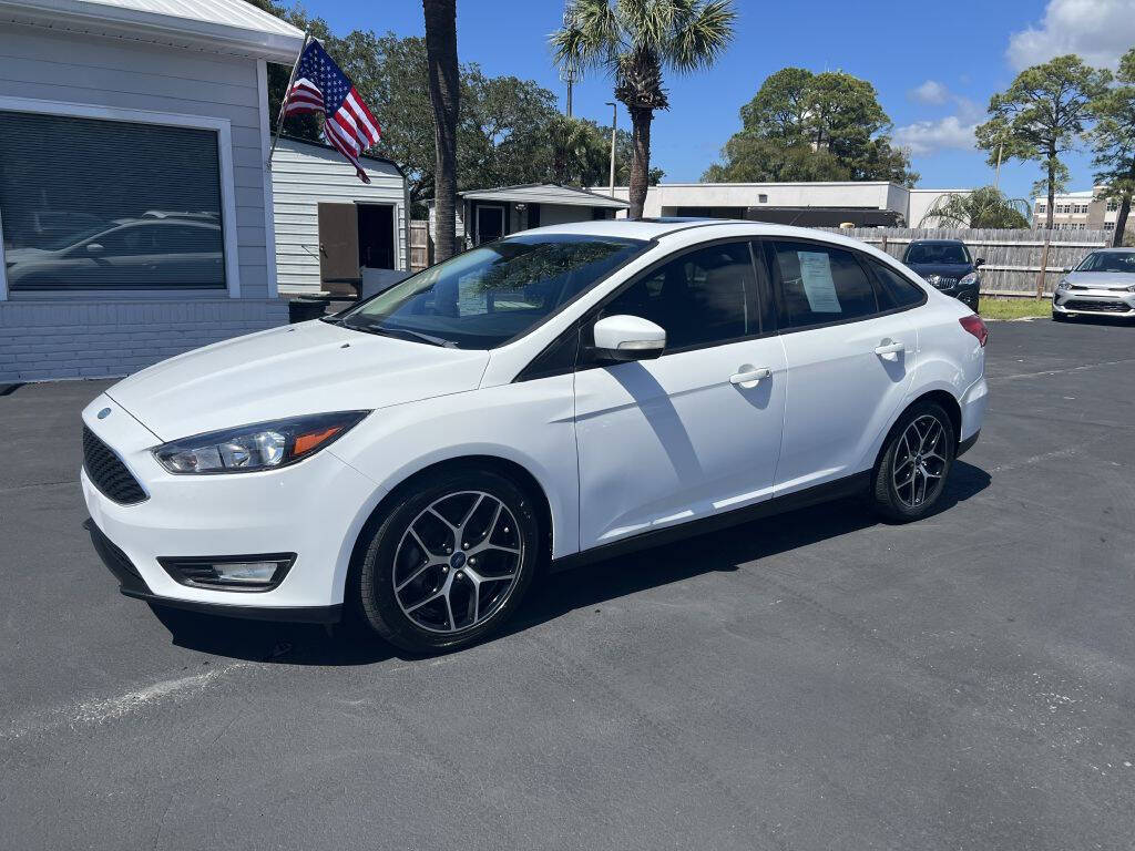 White 2017 Ford Focus SEL SEL 4dr Sedan 1
