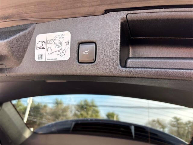 2020 Ford Escape Hybrid Titanium