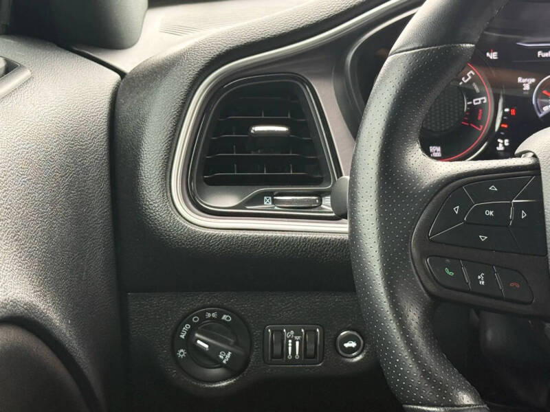 2021 Dodge Challenger SXT