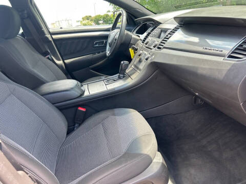 2016 Ford Taurus SEL
