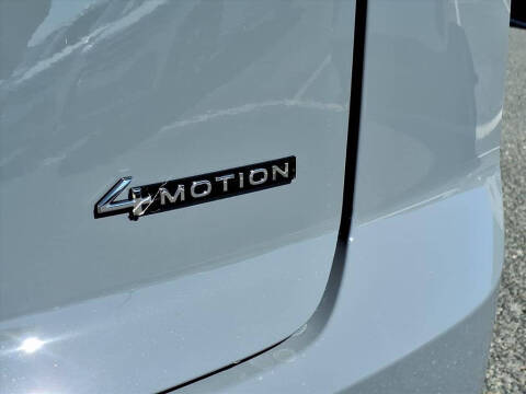 2026 Volkswagen Atlas Cross Sport SEL R-Line Black 4Motion