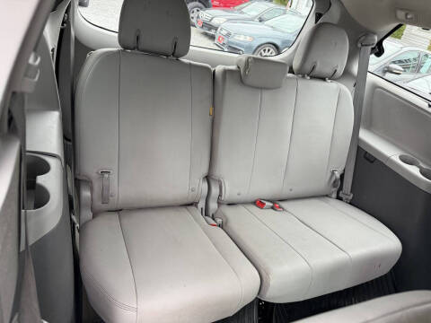 2016 Toyota Sienna XLE Premium 7-Passenger
